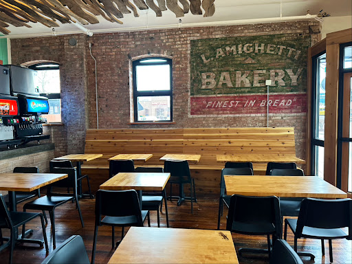 Amighetti’s at the Top of the Hill