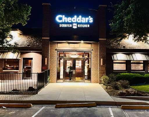 Cheddar’s Scratch Kitchen
