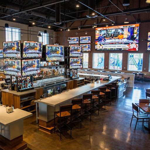 BoomBozz Craft Pizza & Taphouse – East Nashville