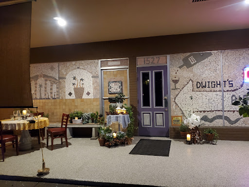 Dwight’s Bistro