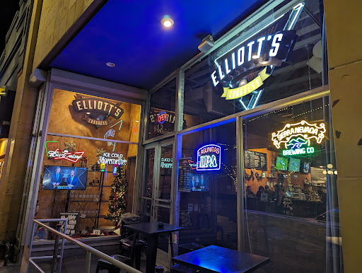 Elliott’s on Congress