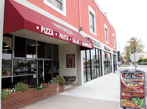 Deli News Pizza