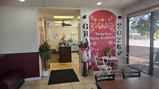 Los Primos Restaurant y Taqueria