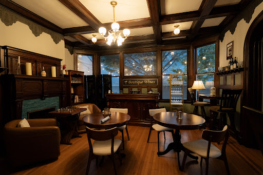 Manolo’s Boutique Wines & Bistro