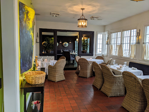 Spring House Restaurant, Kitchen & Bar