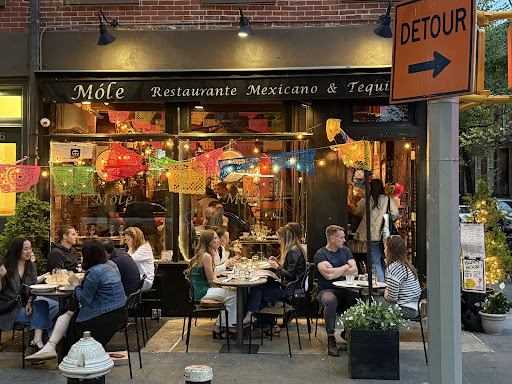 Móle Mexican Bar & Grill – West Village